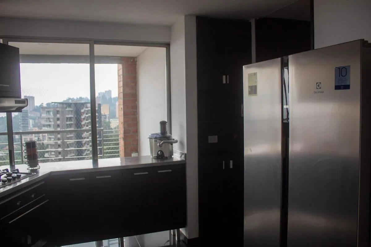 Apartment Near Provence Pool, Gym, Views And Wifi 메딜린